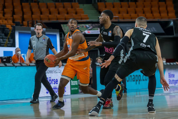 在长达一个 在长达一个