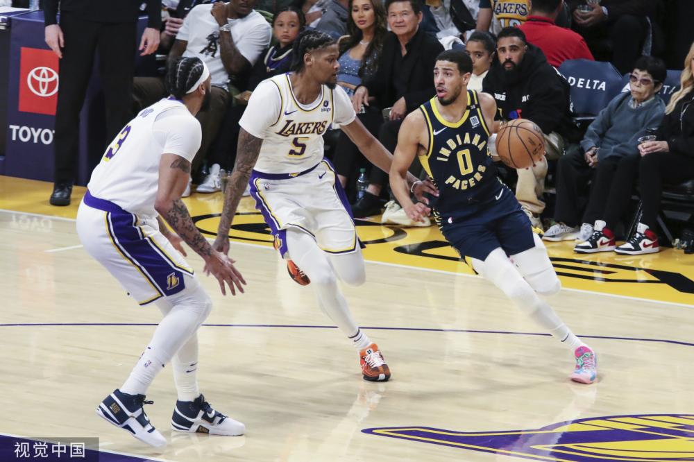 热闹非凡 热闹非凡