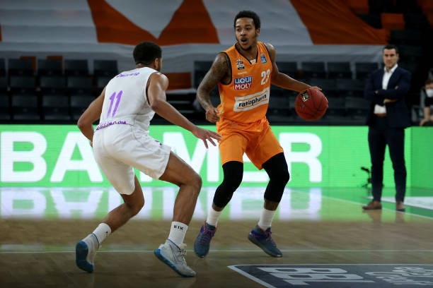 用行动诠释 用行动诠释